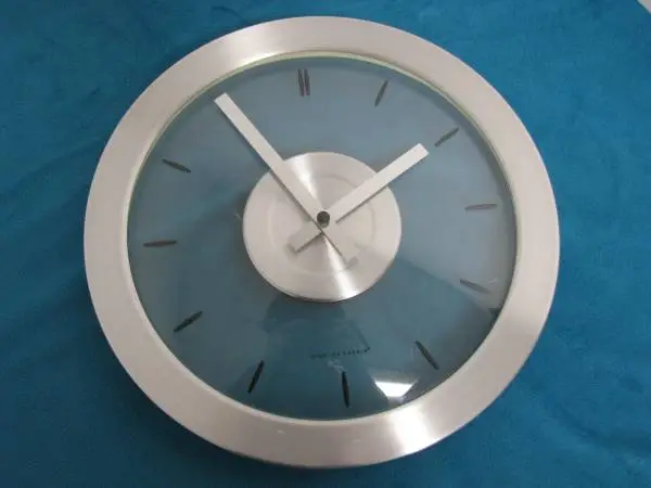 WALL CLOCK / Clear Round / Sterling & Noble