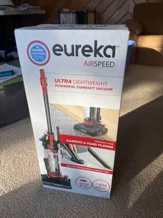NEW Eureka bagless upright vacuum cleaner vac with washable filter