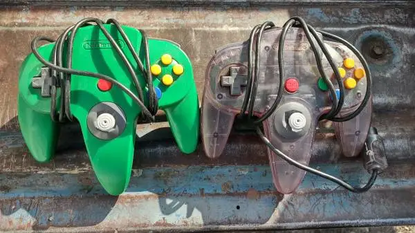 2X Nintendo 64 Controllers