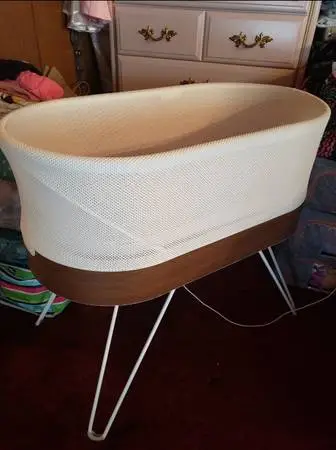Snoo bassinet
