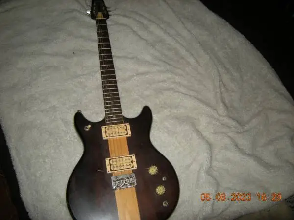 Vintage Vantage Electric Guitar
