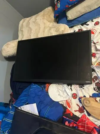 for sale a very nice Vizio 32inch smart TV with remote