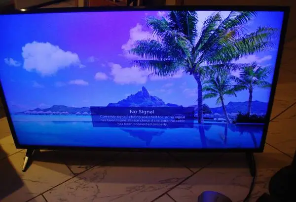 NICE TV 50-inch 4K UHD Smart LED TV 4K Ultra HD (3840 × 2160)