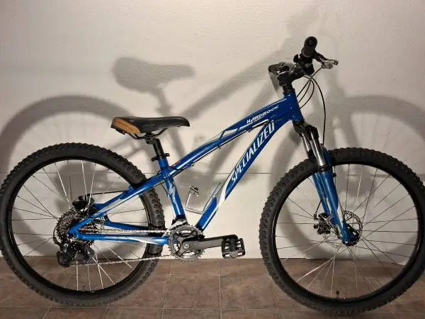 26 SPECIALIZED DISC-BRAKE 18-SPEED MOUNTAIN BIKE
