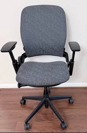 Steelcase Leap V2 in perfect condition