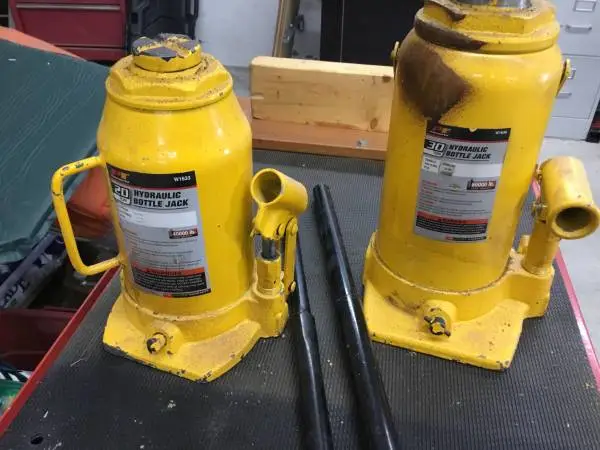 TWO BOTTLE JACKS —20Ton -30Ton -LIKE NEW