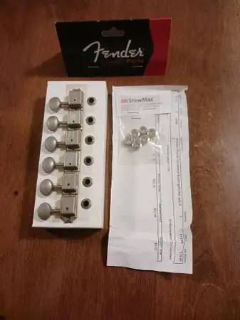 Fender road worn tuners