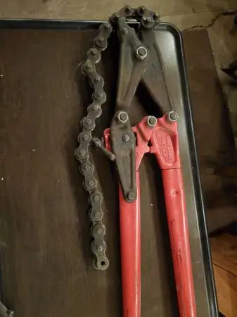 Pipe/Soil chain cutter