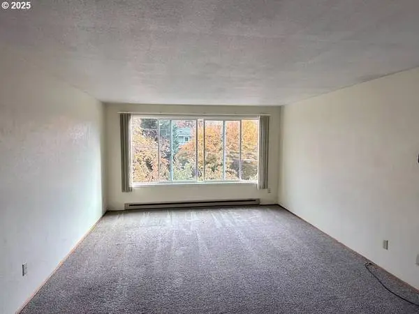 A fresh take on living: Explore our 2 BR, 600 Sq Ft spaces.