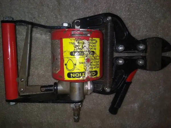 HKP  No. 9190 Pneumatic Cutter , Light Duty , Center Cut