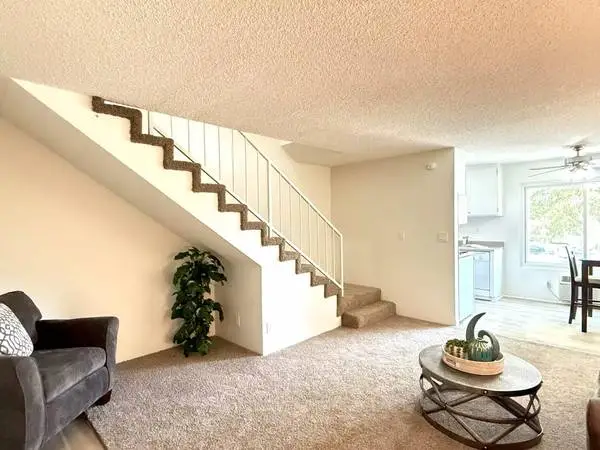 CHARMING COZY TOWNHOUSE $300 OFF 6 WEEKS FREE 1Bed +1 Bath Lake Balboa