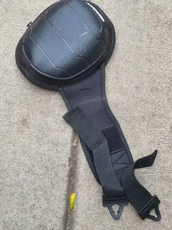 KNEE PADS