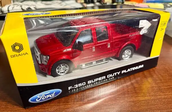 Braha Ford F-350 Super Duty Platinum Diecast 1:26