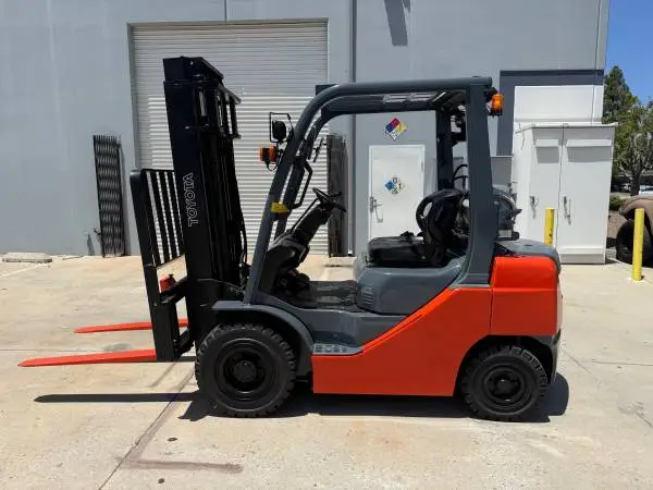 TOYOTA PROPANE FORKLIFT 5000LB CAPACITY