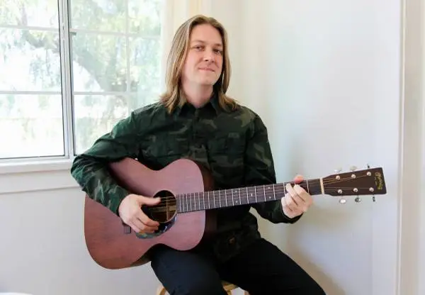Guitar & Bass Lessons with a Juilliard Graduate