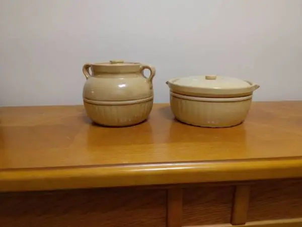 Saffron bean pot /  casserole