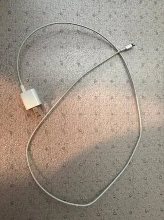 Iphone charge cords (2) and blocks (2 of them), USED working perfect
