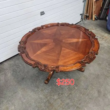Gorgeous Round Coffee Table