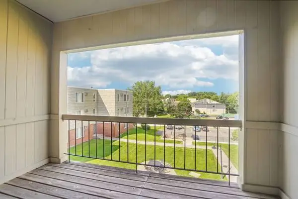 1 BD, Ceiling fans, Fitness Center