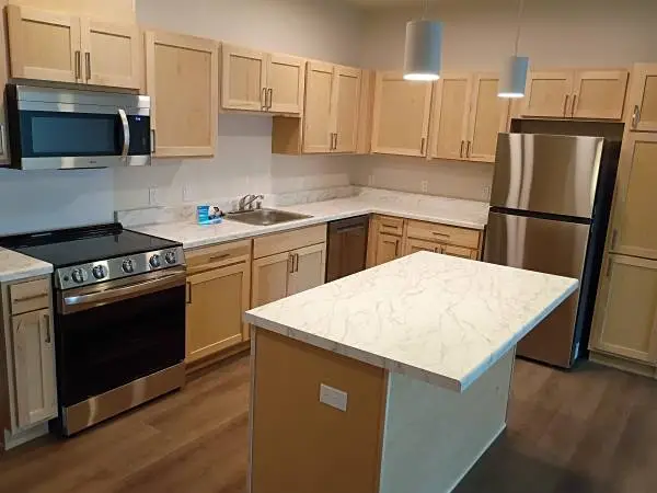 Beautiful Brand New 2 Bedroom Opening May 2026 - Vet Preference