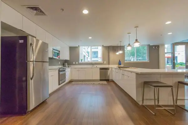 TMLP 15-mo. | Controlled-Access Building, Stainless Steel Appliances