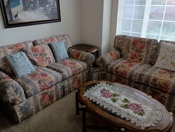 Sofa, Loveseat, End table x2, Coffee table