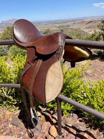 SADDLE: ENGLISH GENERAL PURPOSE RIDING SADDLE