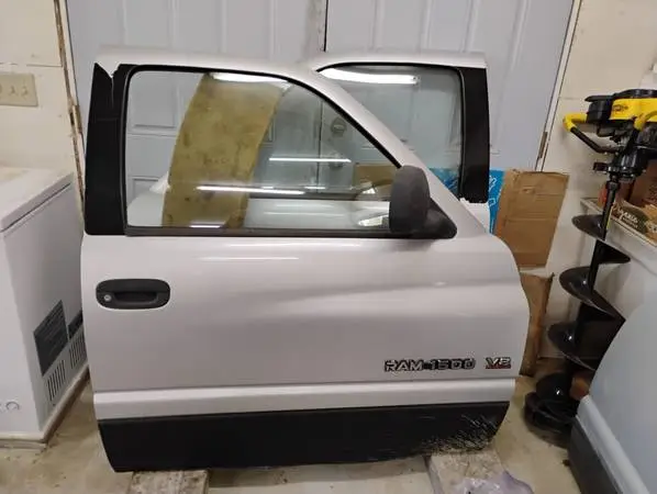 2001 dodge pickup doors