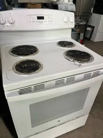 White coil top stove