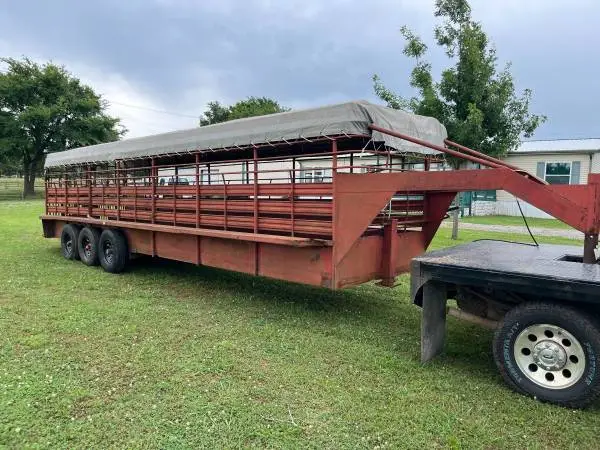 28ft Stock Trailer