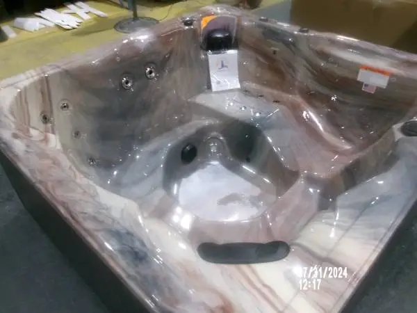 6 Person Hot Tub - $4499 – In Stock