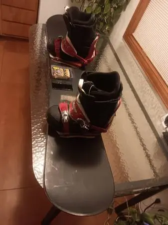 SNOWBOARDING PACKAGE BOARD BOOTS BINDINGS