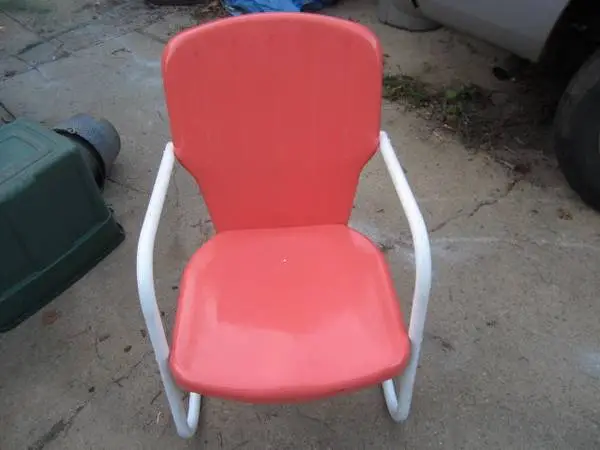 METAL PATIO CHAIR
