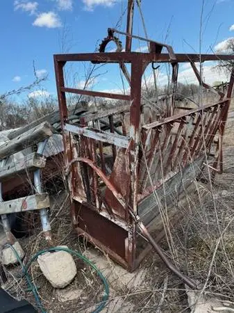 Squeeze Chute