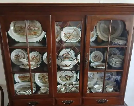 Estate Spode The Hunt Green Scalloped – 81 Pieces – Full Formal Servic