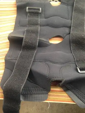 KNEE BRACE