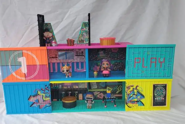 LOL Surprise Fashion Show House Playset Toy