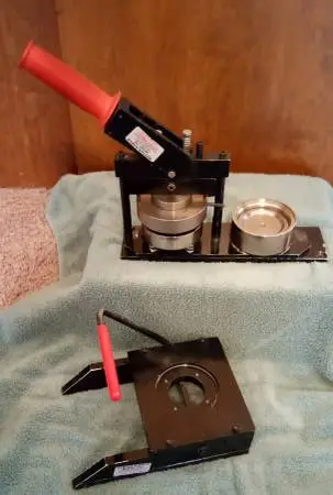 TECRA BUTTON MAKING & CUTTER MACHINES