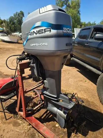 Mercury Mariner 2.5L 200hp Offshore Outboard