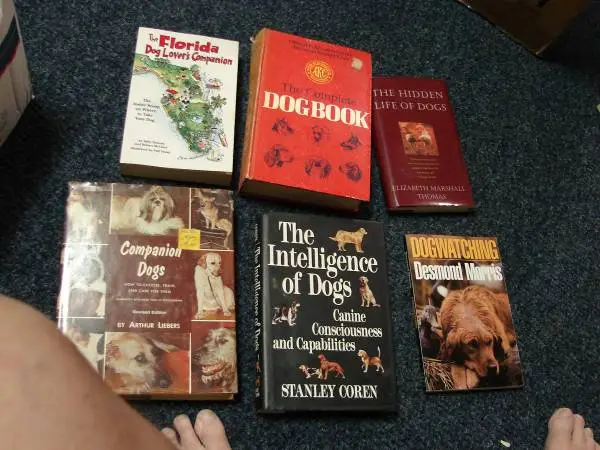 Lot of 6 Dog Books $ 40.00 Make Offer.