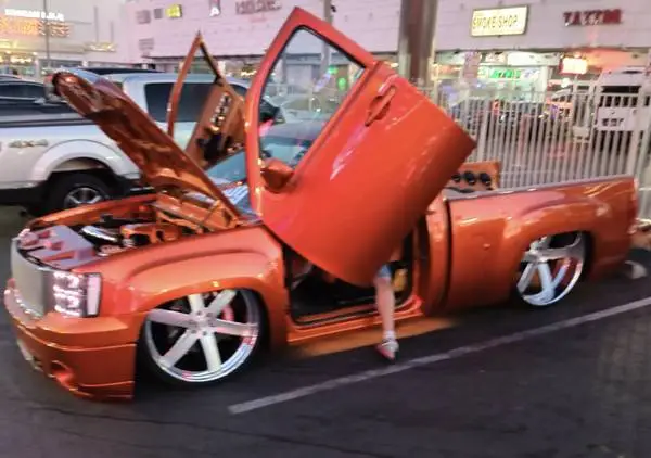 AUTO BODY LAK collision custom paints