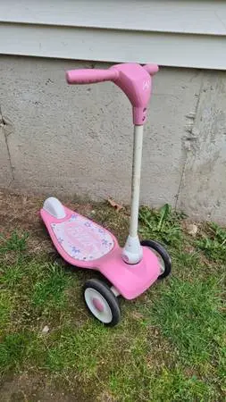 Radio Flyer 3 Wheeled Scooter