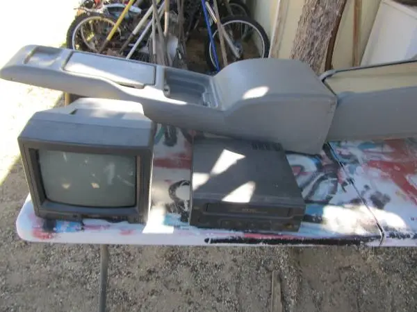 1999 Chevy Suburban console with TV and VHS