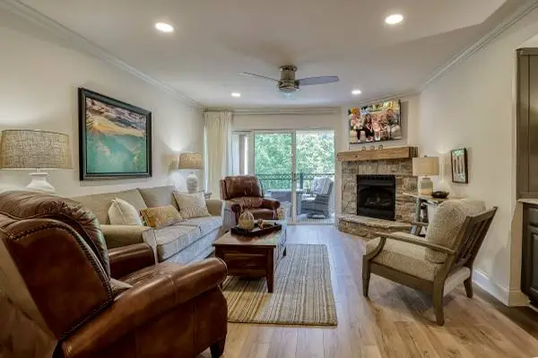 $159 in JULY~SLEEPS 6~ BEST DEAL in GATLINBURG ~Creekside~ Mtn Views