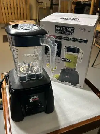 WARING EXTREME COMMERCIAL BLENDER . Used once .