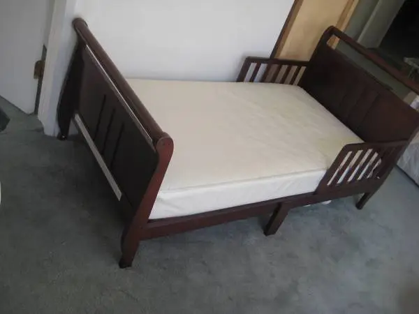 baby crib with matress
