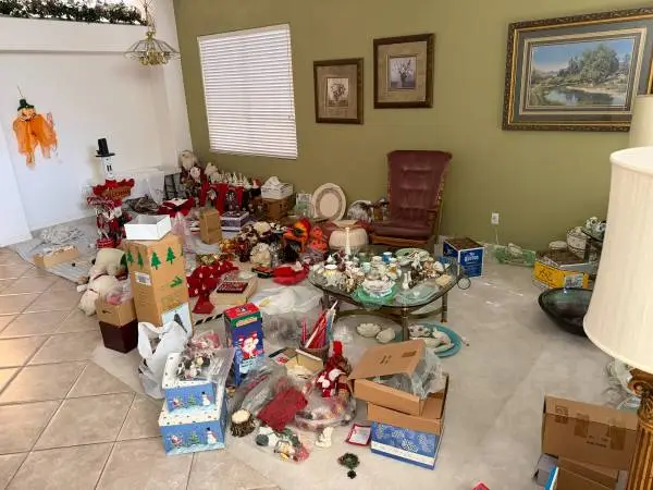 9amGarage Sale Items (Collectables, Dishes, Dinner Plates, Tools Etc)