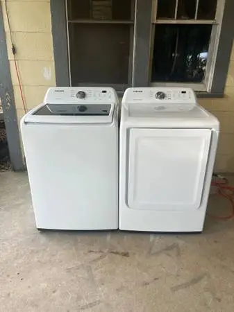 Samsung Washer and Gas Dryer Set Like New