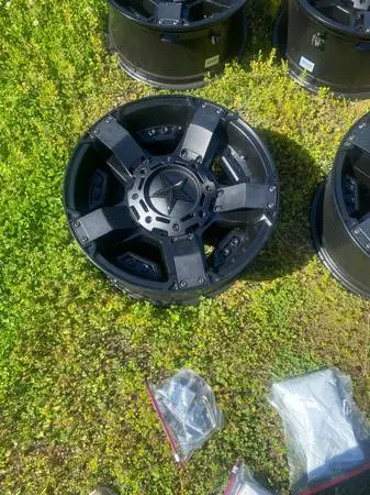 Rock star xd rims 18x9 Chevy gmc 8 lug 2500 3500 & parts
