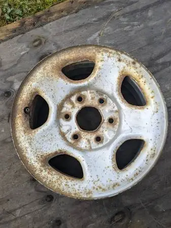 16 steel wheel - silver face - 6x5.5 bolt pattern